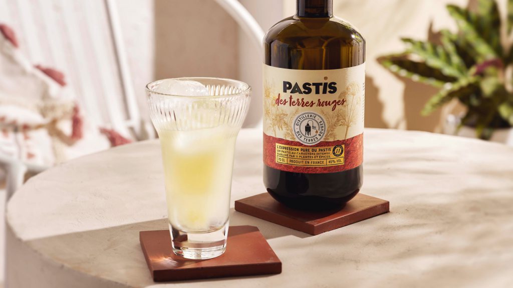 Pastis des Terres Rouges &copy; imageassocies.com