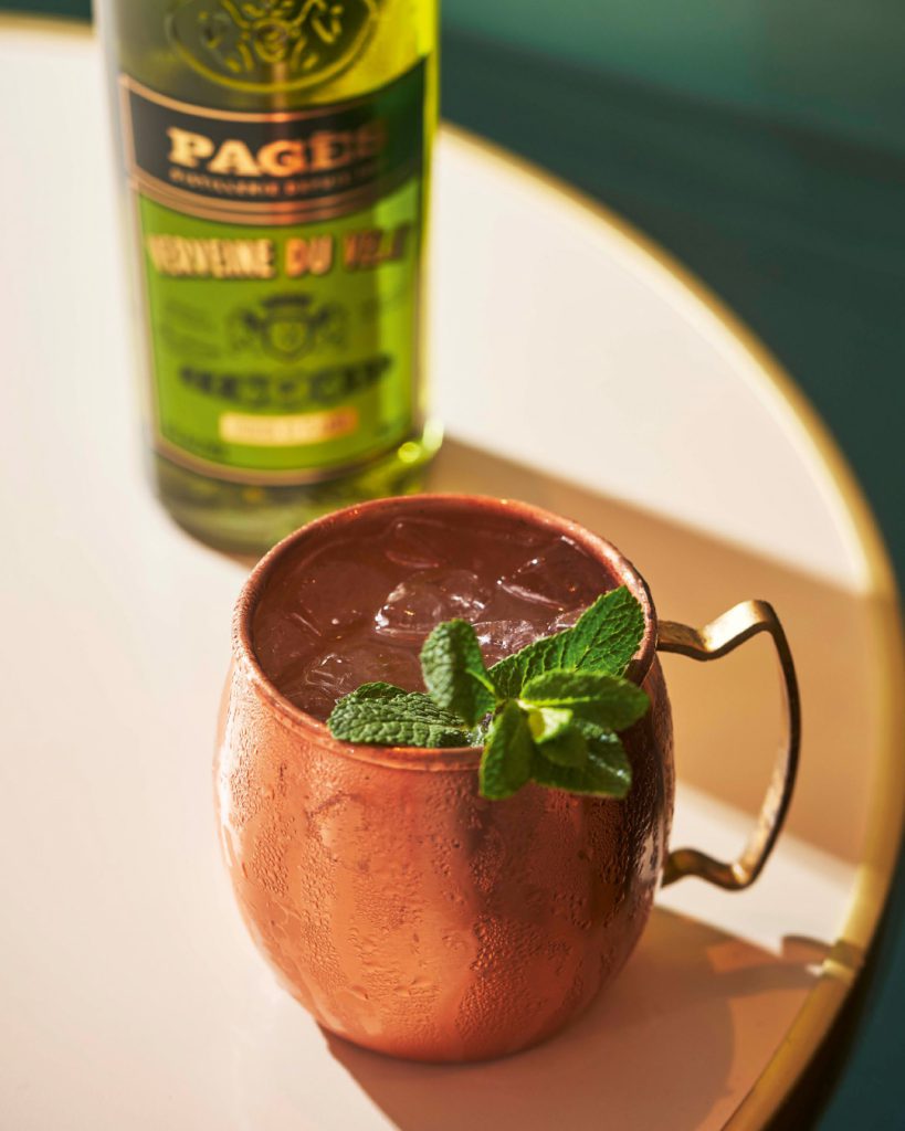 Pag&egrave;s - Cocktails - &copy; imageassocies.com